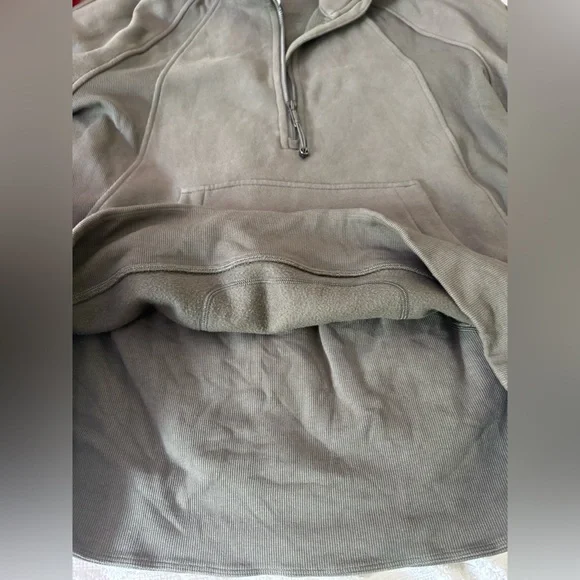 Lululemon scuba sweater size M/L excellent condition - Picture 7 of 10